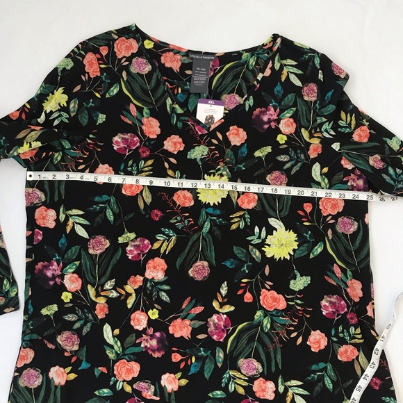 Chelsea & Theodore Black Painterly Floral Top - Picture 11 of 12